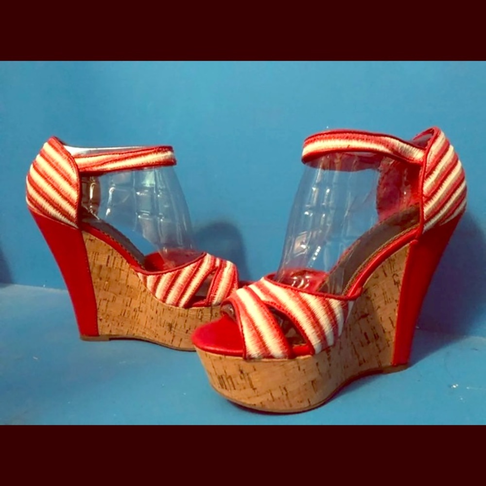 Sole Obsession Women's Red Wedge Sandal Size 7 - Picture 2 of 7